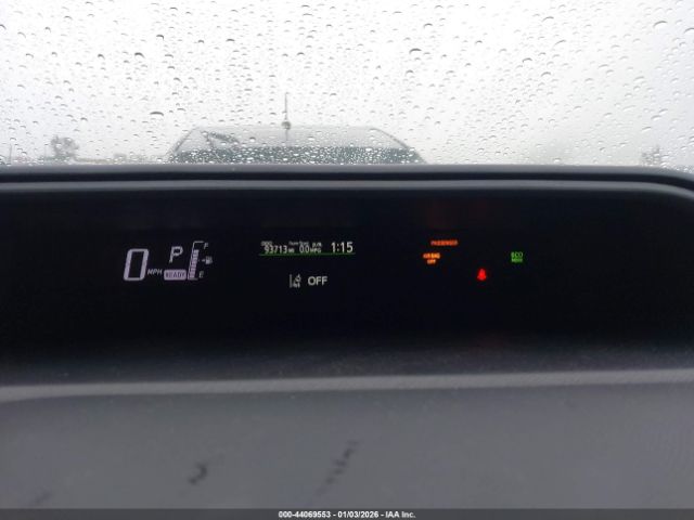 Toyota Prius c Three Image 2