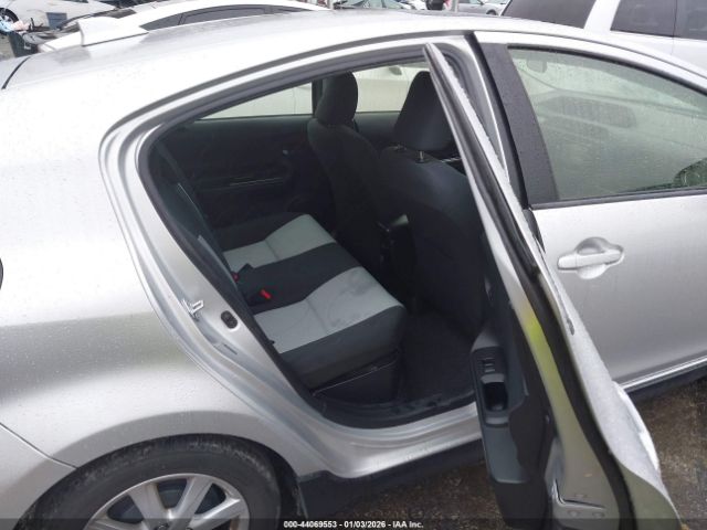 Toyota Prius c Three Image 9