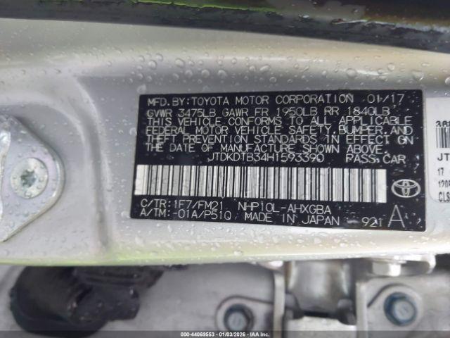 Toyota Prius c Three Image 7
