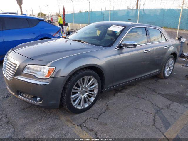 Chrysler 300c Image 7