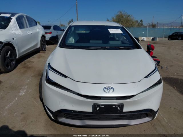 Toyota Prius Xle Image 6