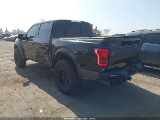 Ford F-150 Raptor Image 14