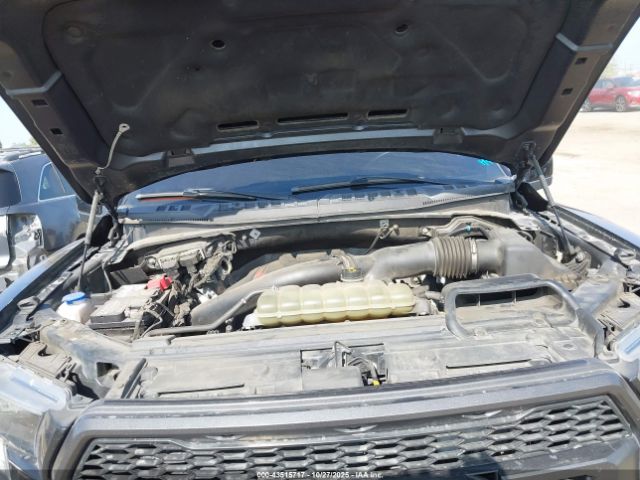 Ford F-150 Raptor Image 13