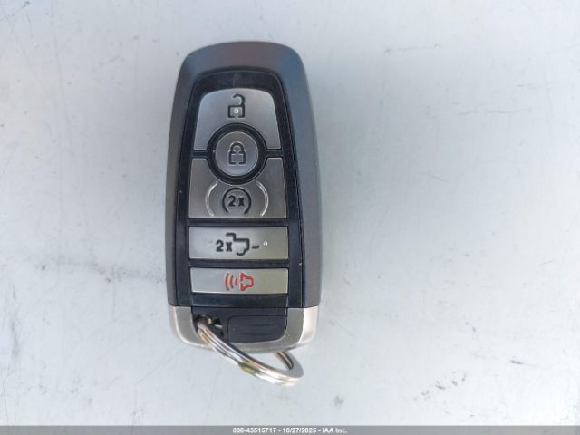 Ford F-150 Raptor Image 3