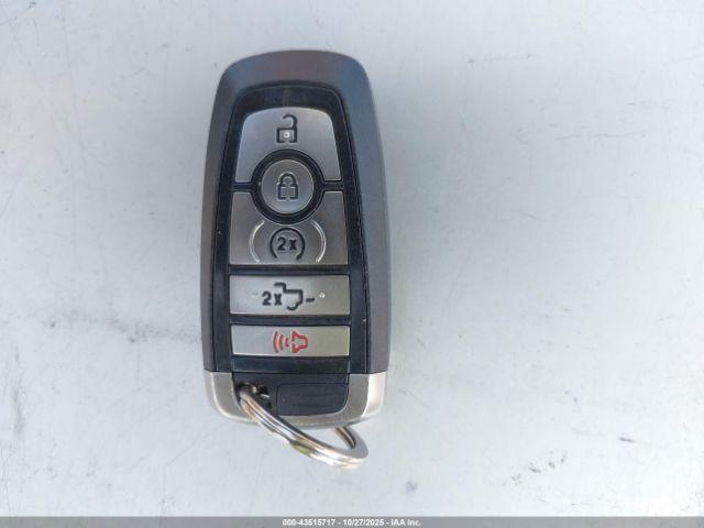 Ford F-150 Raptor Image 3