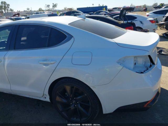 Genesis G70 2.0t Awd Image 16