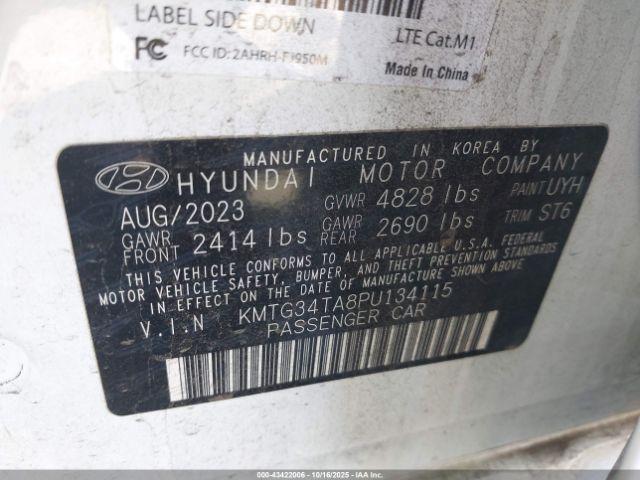 Genesis G70 2.0t Awd Image 14