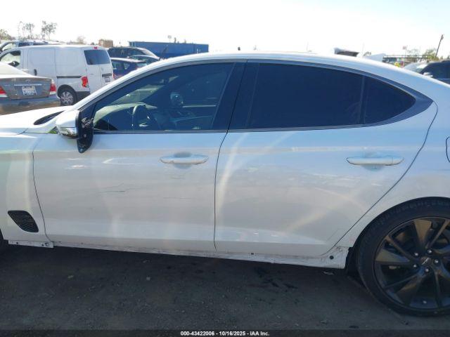 Genesis G70 2.0t Awd Image 13