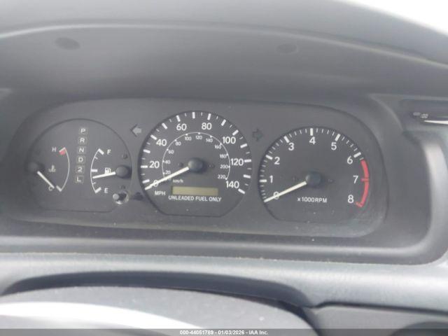 Toyota Camry Le Image 5