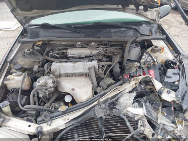 Toyota Camry Le Image 7