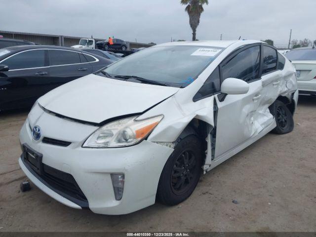 Toyota Prius Two Image 2