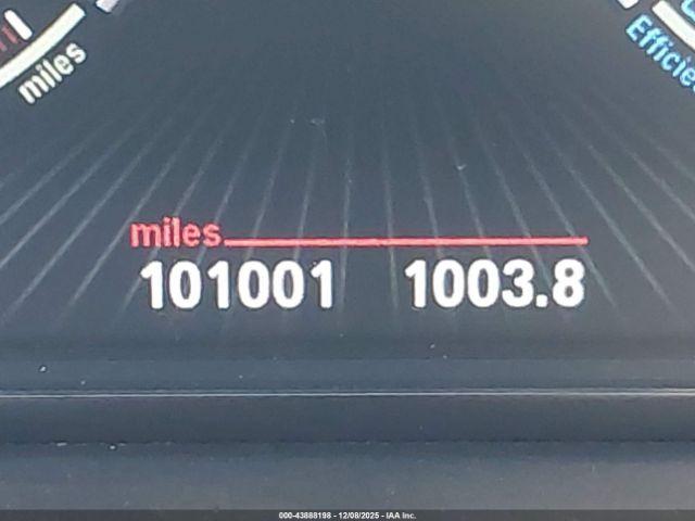 BMW 5 Series Image 8