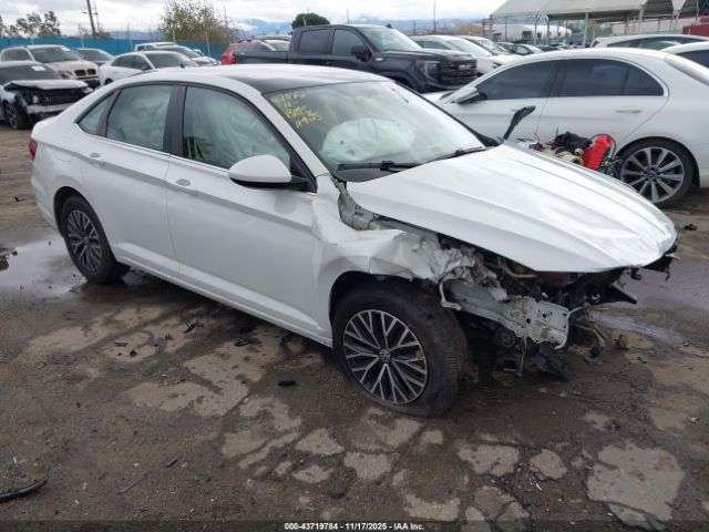 Volkswagen Jetta Image 1