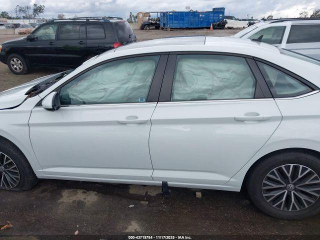 Volkswagen Jetta Image 11