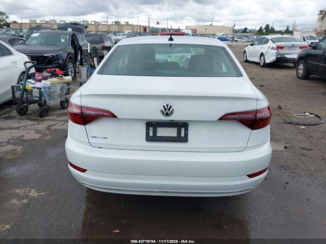 Volkswagen Jetta Image 7