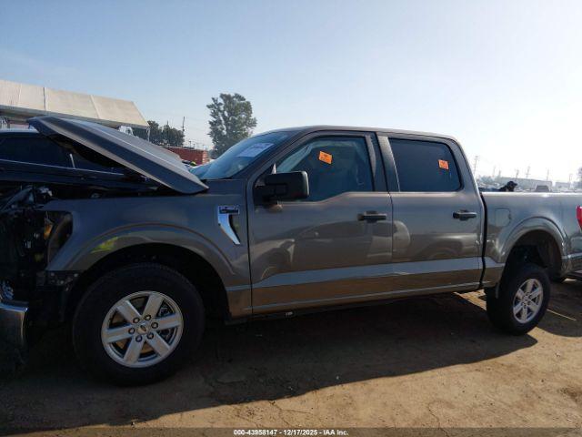 Ford F-150 Xlt Image 12