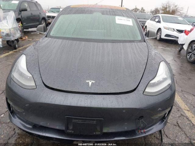 Tesla Model 3 Image 15