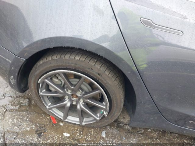 Tesla Model 3 Image 19