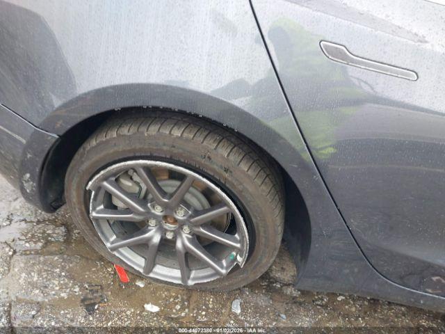 Tesla Model 3 Image 19