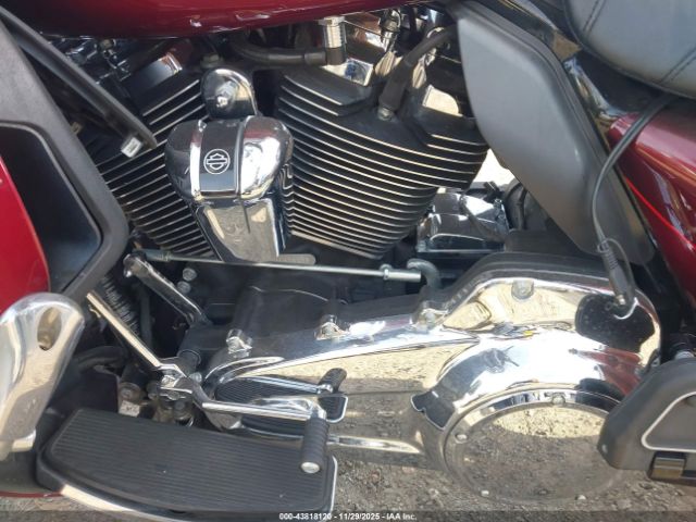 Harley-Davidson Flhtk Ultra Limited Image 6