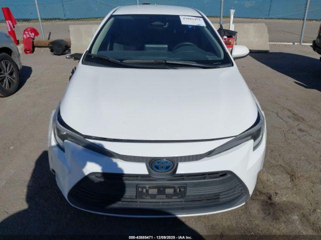 Toyota Corolla Hybrid Le Image 14