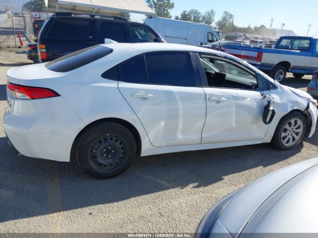 Toyota Corolla Hybrid Le Image 5