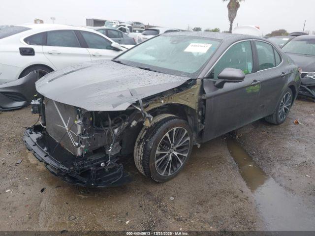 Toyota Camry Se Image 4