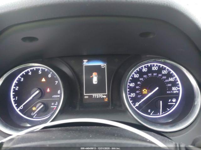 Toyota Camry Se Image 17