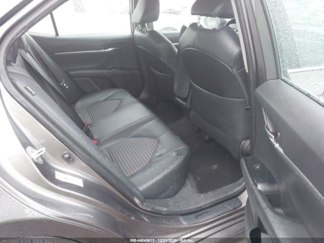 Toyota Camry Se Image 2