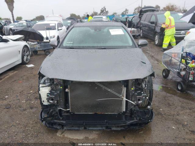 Toyota Camry Se Image 10