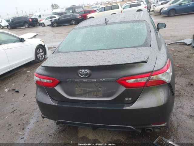 Toyota Camry Se Image 13