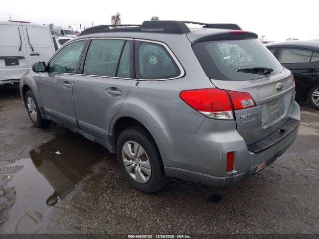 Subaru Outback 2.5i Image 6