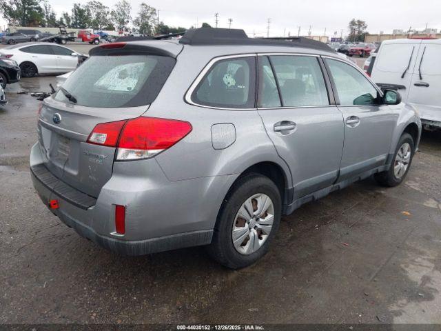 Subaru Outback 2.5i Image 3