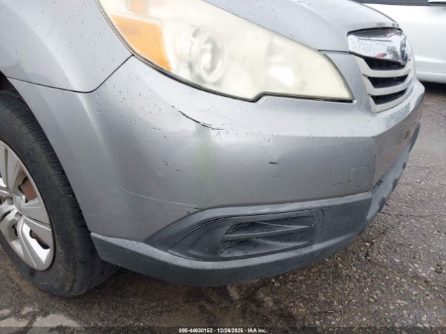 Subaru Outback 2.5i Image 9