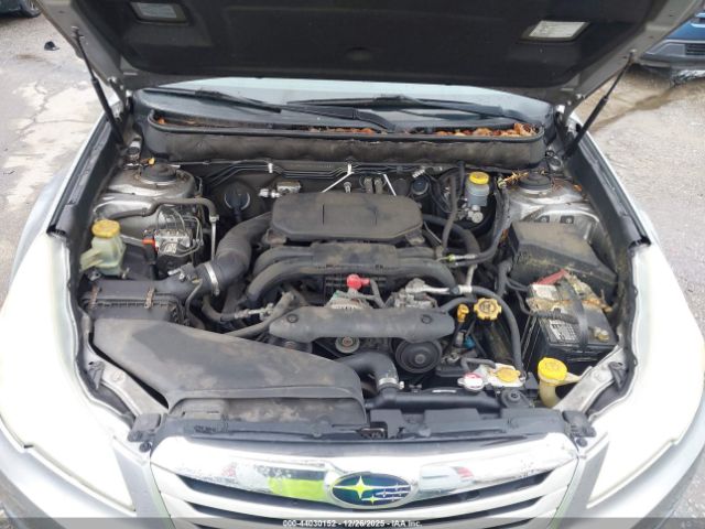 Subaru Outback 2.5i Image 13