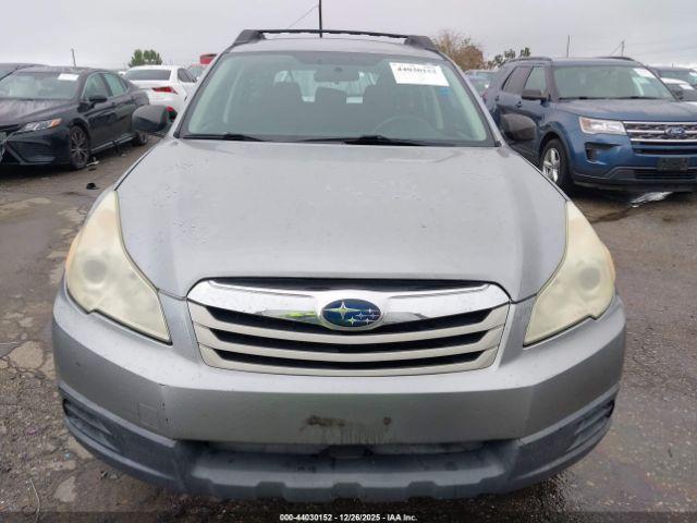 Subaru Outback 2.5i Image 5