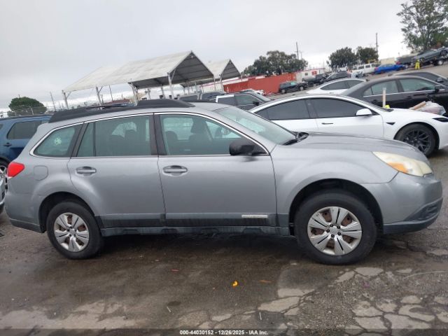 Subaru Outback 2.5i Image 8