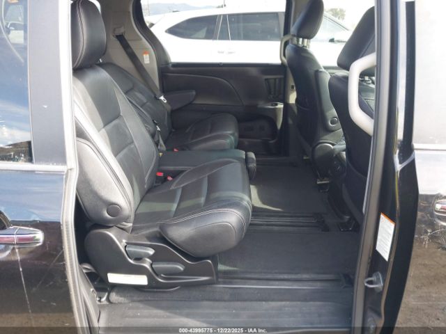 Toyota Sienna Se Premium 8 Passenger Image 6