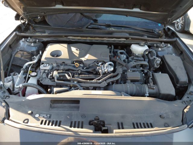 Toyota Camry Se Image 10