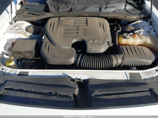 Dodge Challenger Sxt Image 10