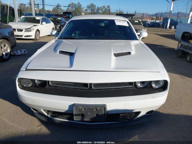 Dodge Challenger Sxt Image 11