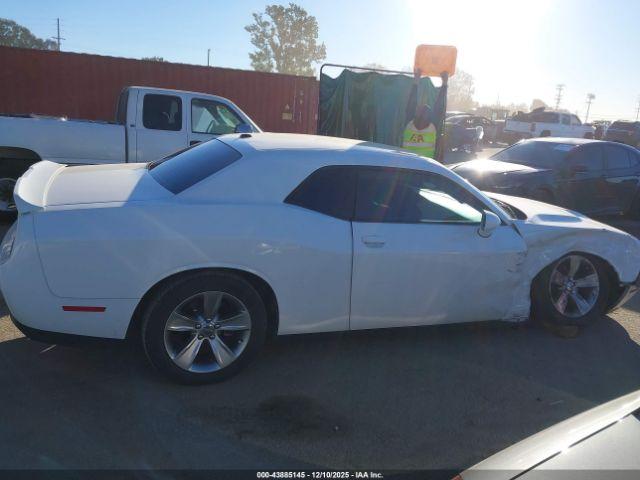 Dodge Challenger Sxt Image 17