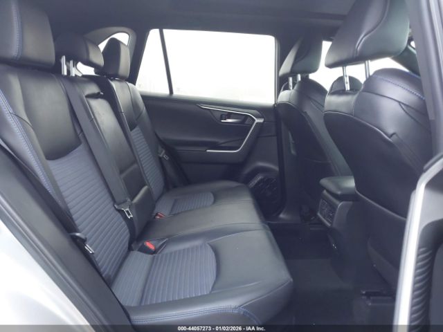 Toyota RAV4 Xse Image 11