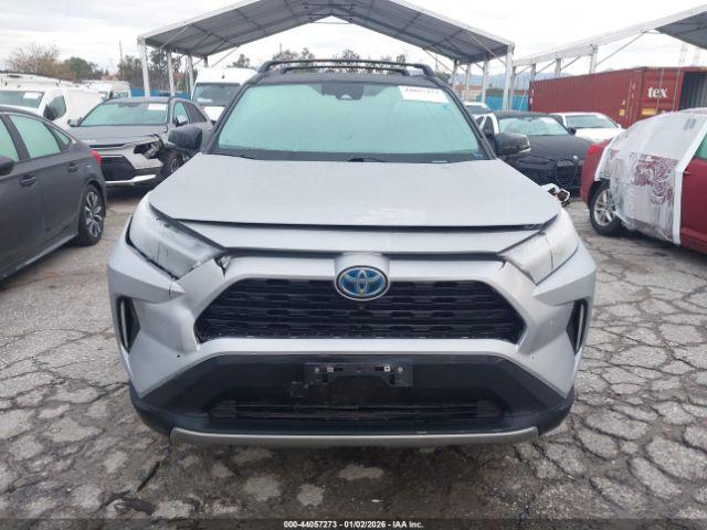 Toyota RAV4 Xse Image 16