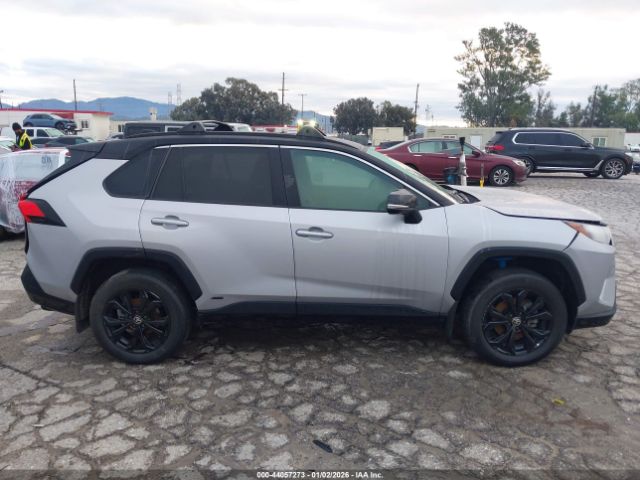 Toyota RAV4 Xse Image 2