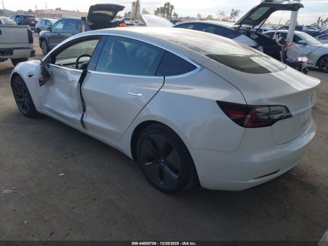 Tesla Model 3 Image 13