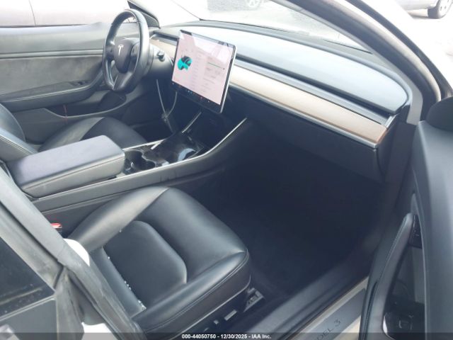 Tesla Model 3 Image 4