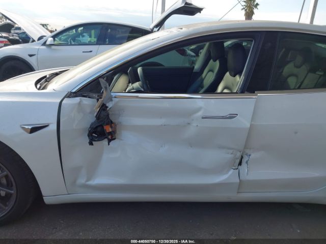 Tesla Model 3 Image 5