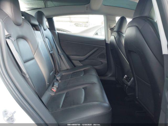 Tesla Model 3 Image 7