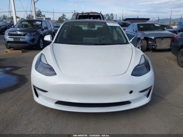 Tesla Model 3 Image 11